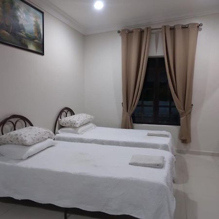 Yasmeen Studio Roomstay Kijal - Room 1 - For Two Person Islam Guest Only ภายนอก รูปภาพ